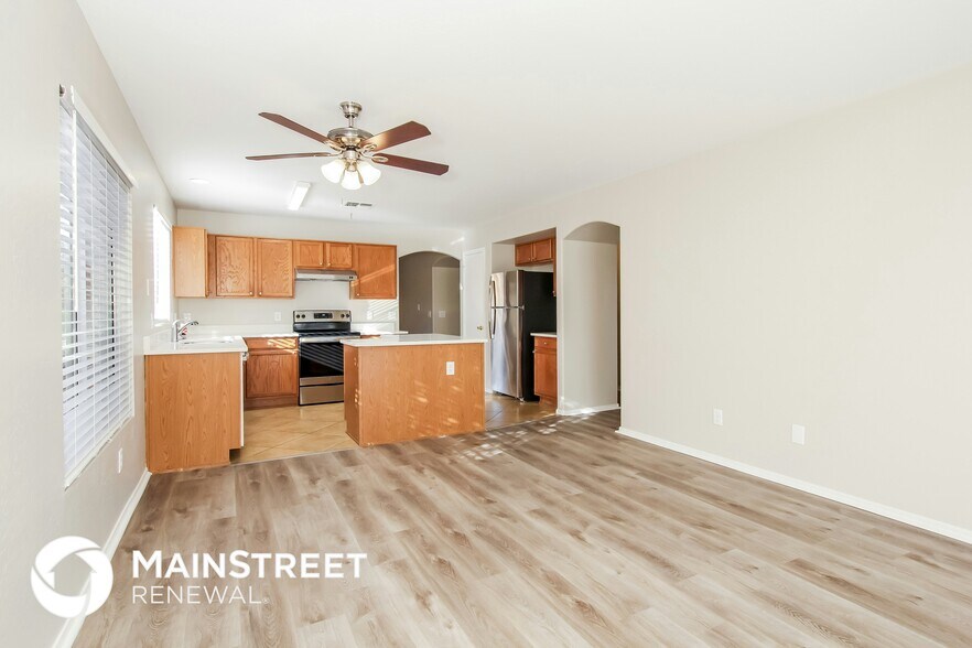 Building Photo - 12137 W Flores Dr