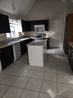 Building Photo - 2111 Laurel Land Ln