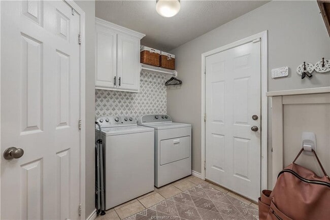 Building Photo - Beautiful 3 Bed, 2 Bath in Castlegate