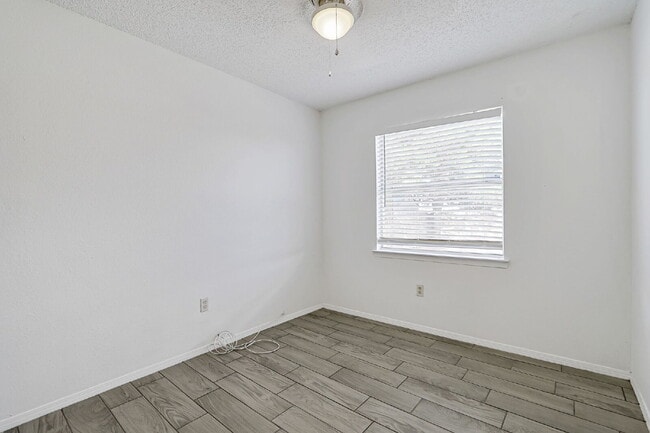 Building Photo - 1724 Gambel Quail Dr