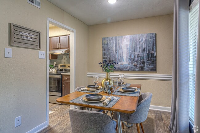 Building Photo - Comfort Meets Style | Ask About Move-In Sp...