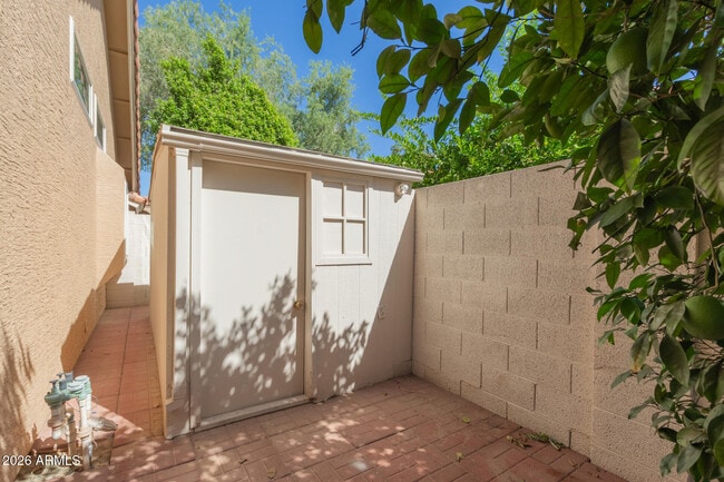 Building Photo - 1551 W Ironwood Dr