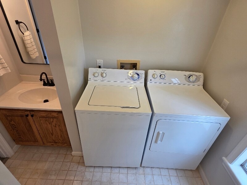 Building Photo - 57 Benchmark Dr