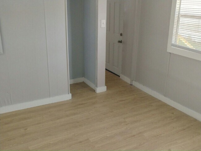 Building Photo - 925 Ponce De Leon Blvd