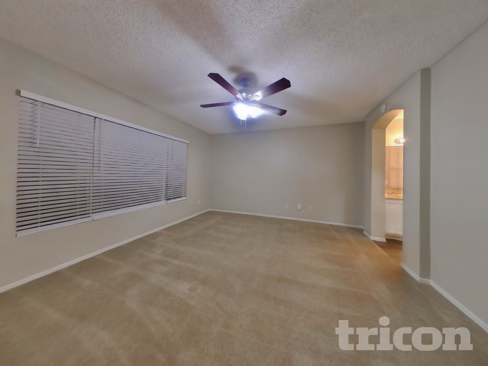 Building Photo - 8621 W Willow Ave