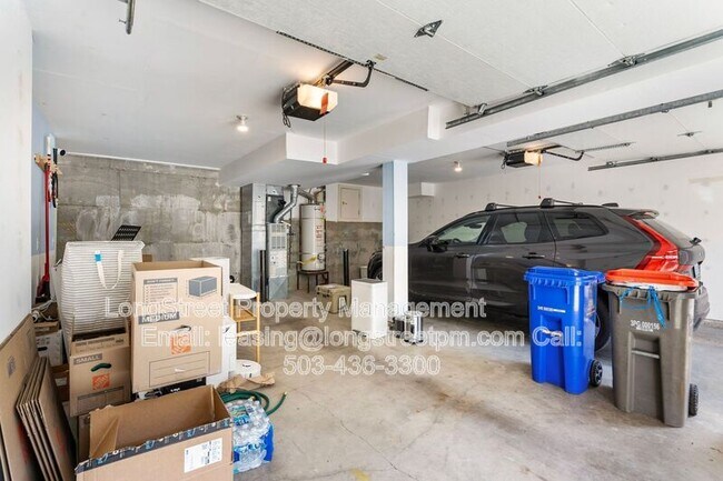 Building Photo - 10247 NW Village Heights Dr