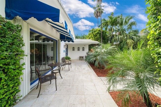 Building Photo - 7975 Biscayne Point Cir