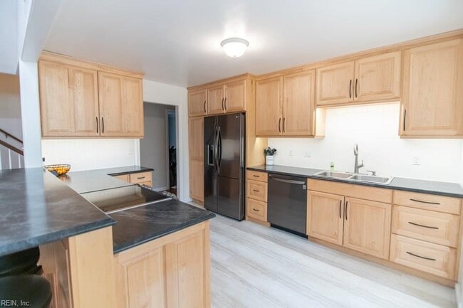 Building Photo - 1414 Plantation Lakes Cir
