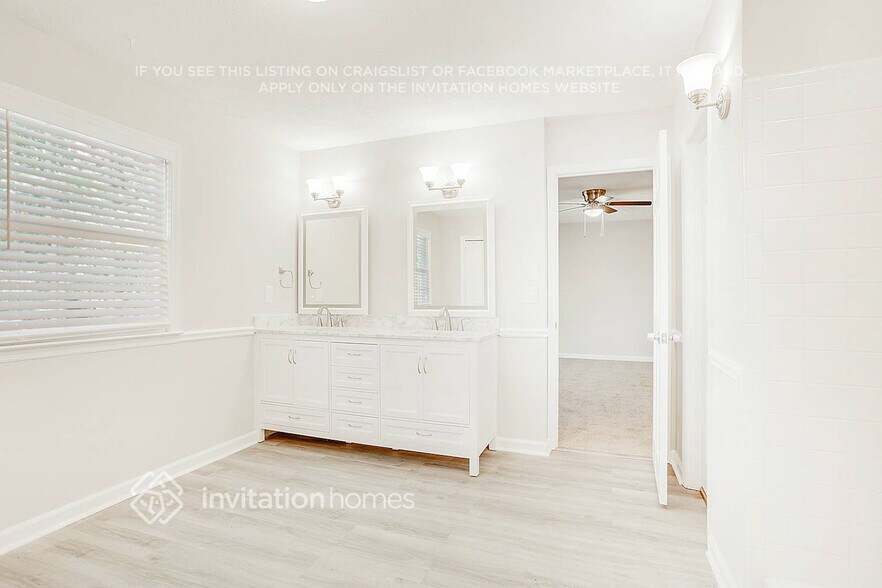 Building Photo - 5138 Lake Forest Dr SE