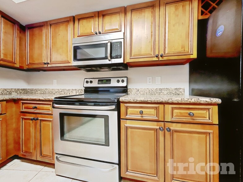 Building Photo - 4111 Sand Lake Ct