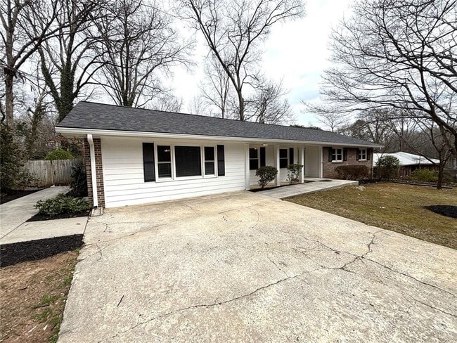 Building Photo - 558 Dorsey Cir SW