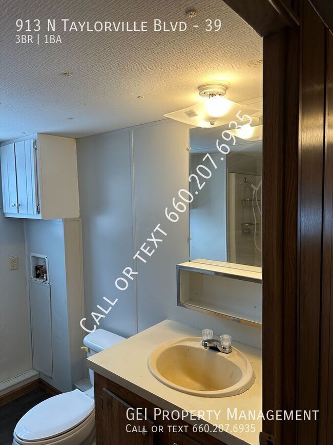 Building Photo - Nicely remodeled 3 bedroom home