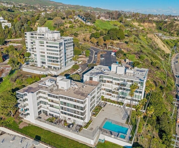 Building Photo - 17368 W Sunset Blvd