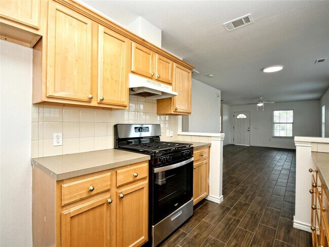 Building Photo - 411 Delmar Ave