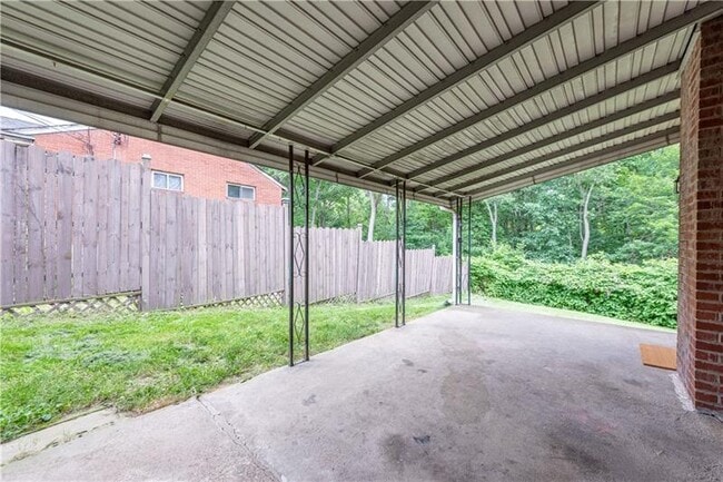 Building Photo - 1431 Lakeside Dr