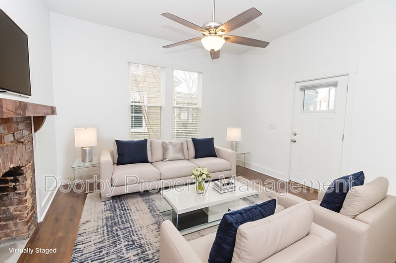 Building Photo - 2012 E 12th St