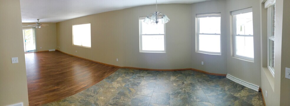 Dining area - 325 Cordy Lane