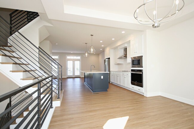 Building Photo - Beautiful Light-Filled Avinity Townhome