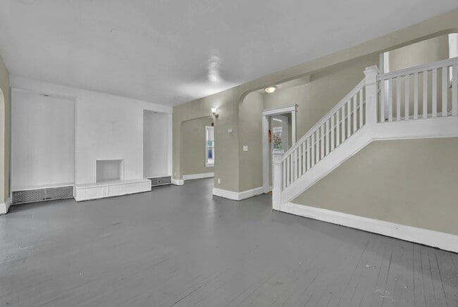 Building Photo - 13317 Caine Ave