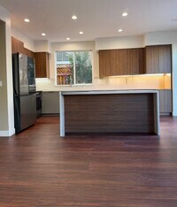 Building Photo - 8922 Del Rio Cir