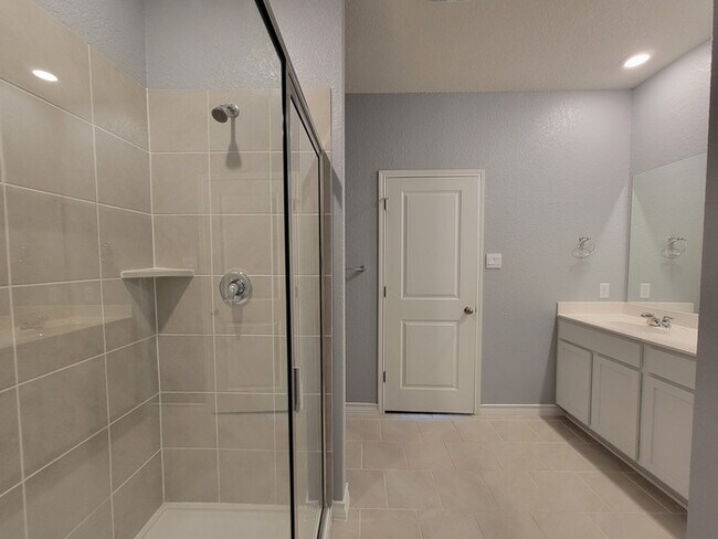 Building Photo - Brookstone Creek Beauty – 4 Bedrooms, 3 Bathrooms, and Smart Features Throughout