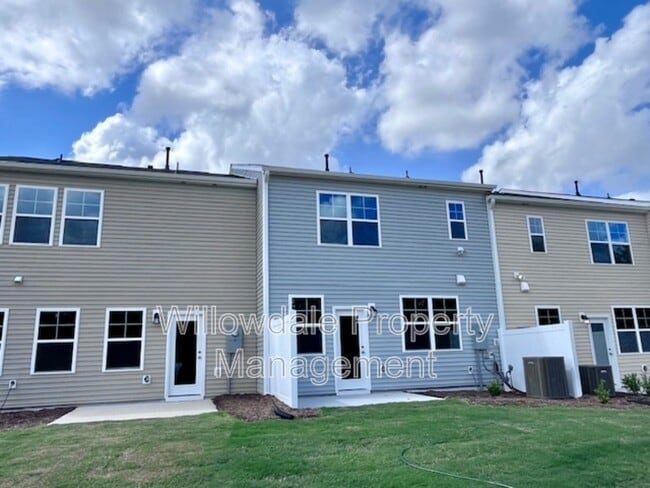 Building Photo - 2031 Caen St