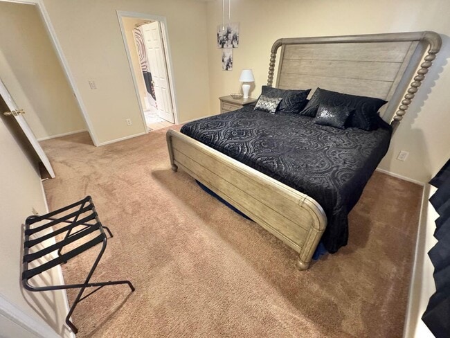 Building Photo - COMFORTABLE 2 BEDROOM, 2 BATHROOM FIRST-FL...