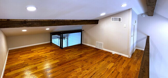 Loft space is ideal for an office or 2nd living area - 6724 Eastridge Dr