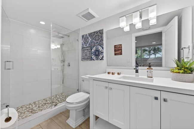 Building Photo - 4945 SW 71st Pl