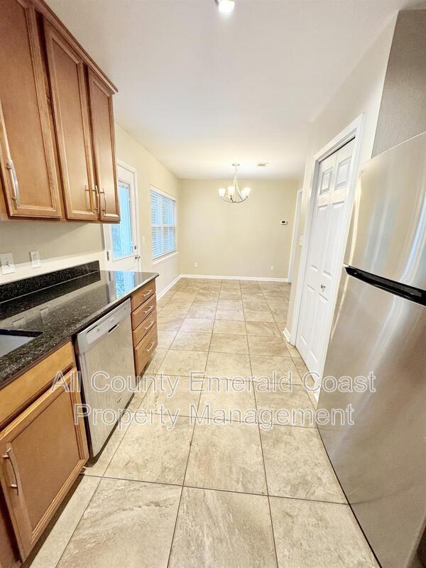 Building Photo - 506 Trenton St