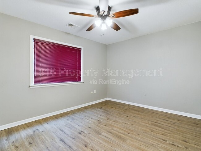Building Photo - 3024 Flora Ave