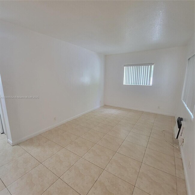 Building Photo - 1708 N 16th Ave