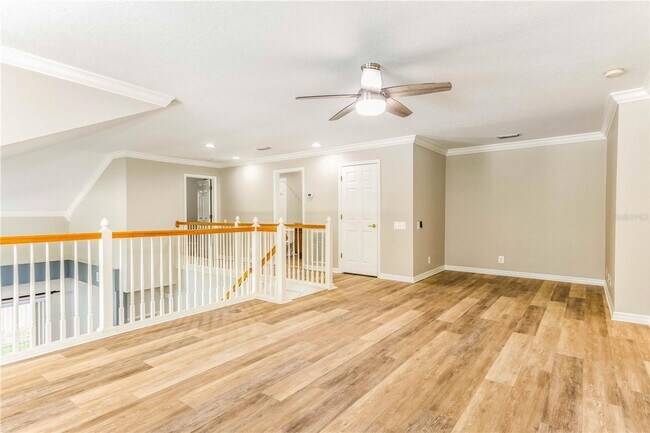 Building Photo - Gated Community Townhome 3br/2.5ba/2 Car G...