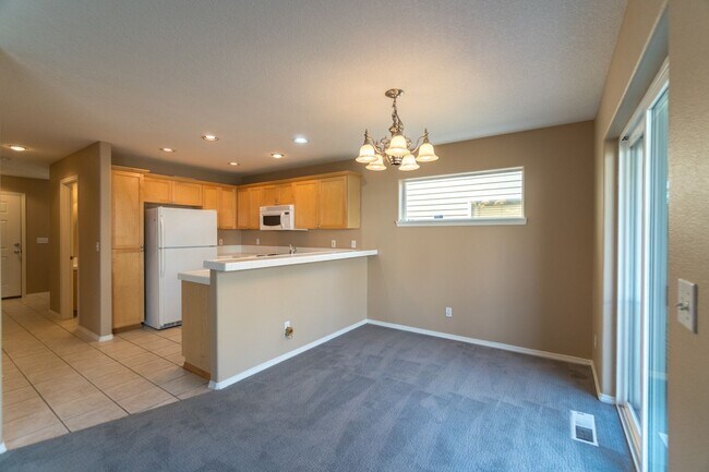 Building Photo - Beautiful Bethany 3 Bedroom Near Parks & Schools!