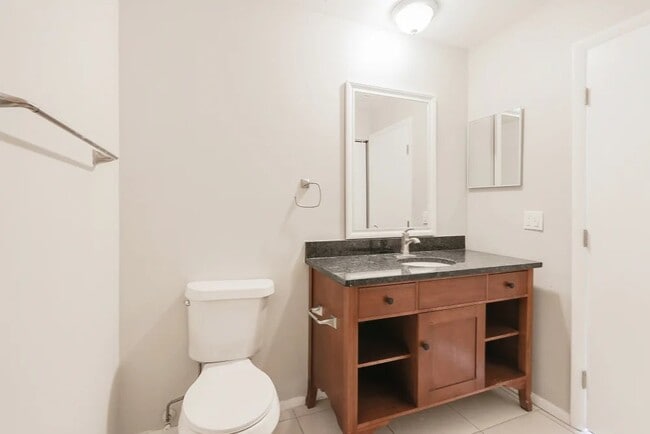Building Photo - 1303 Village Ct