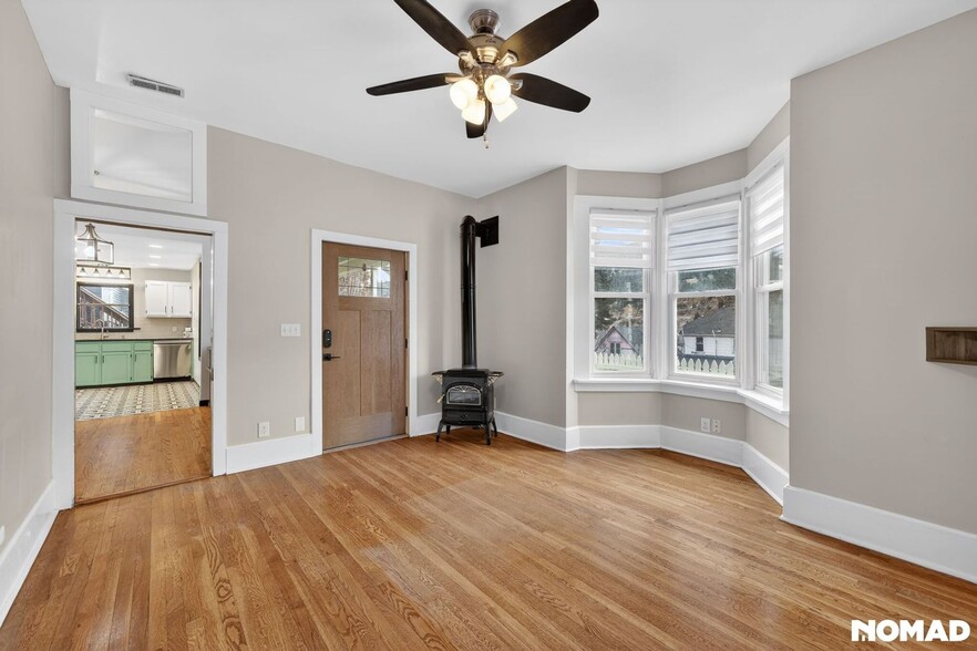 Building Photo - 1908 Wall St