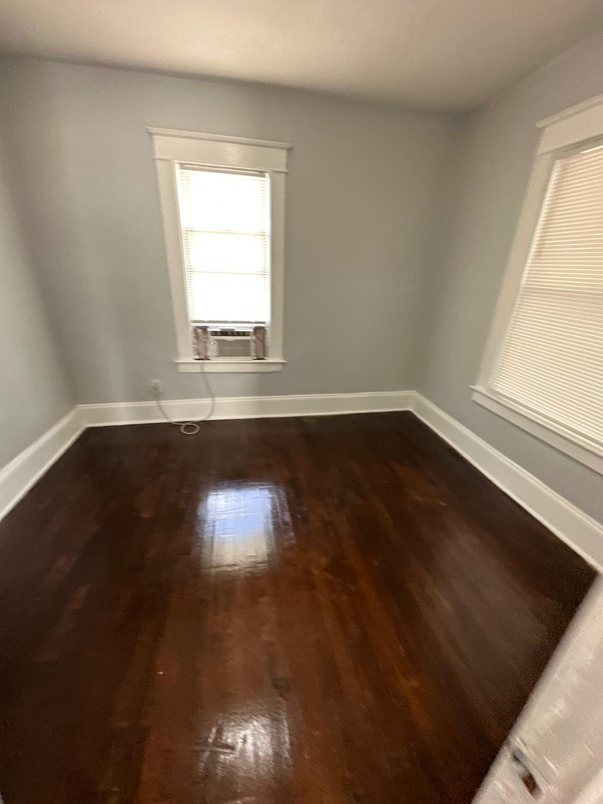 Building Photo - 1555 W 7th St