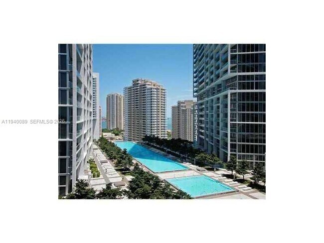 Building Photo - 475 Brickell Ave