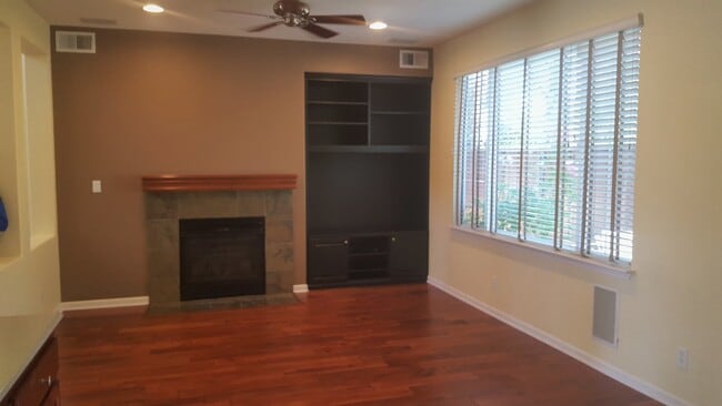 Building Photo - San Ramon's Lovely Windemere, Canadora Two Story Home 3 Br. + Loft, 2.5 Ba.