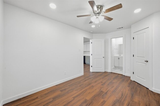 Building Photo - 8708 Ronnie St