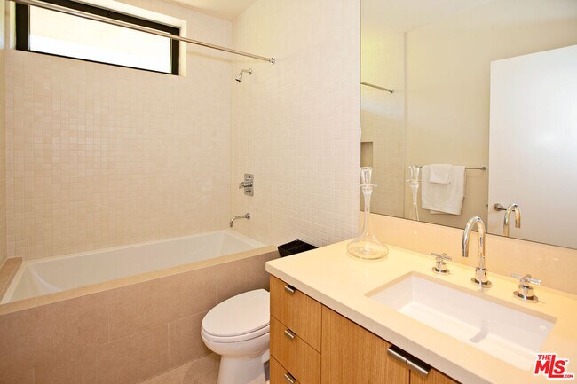 Building Photo - 6228 Sycamore Meadows Dr