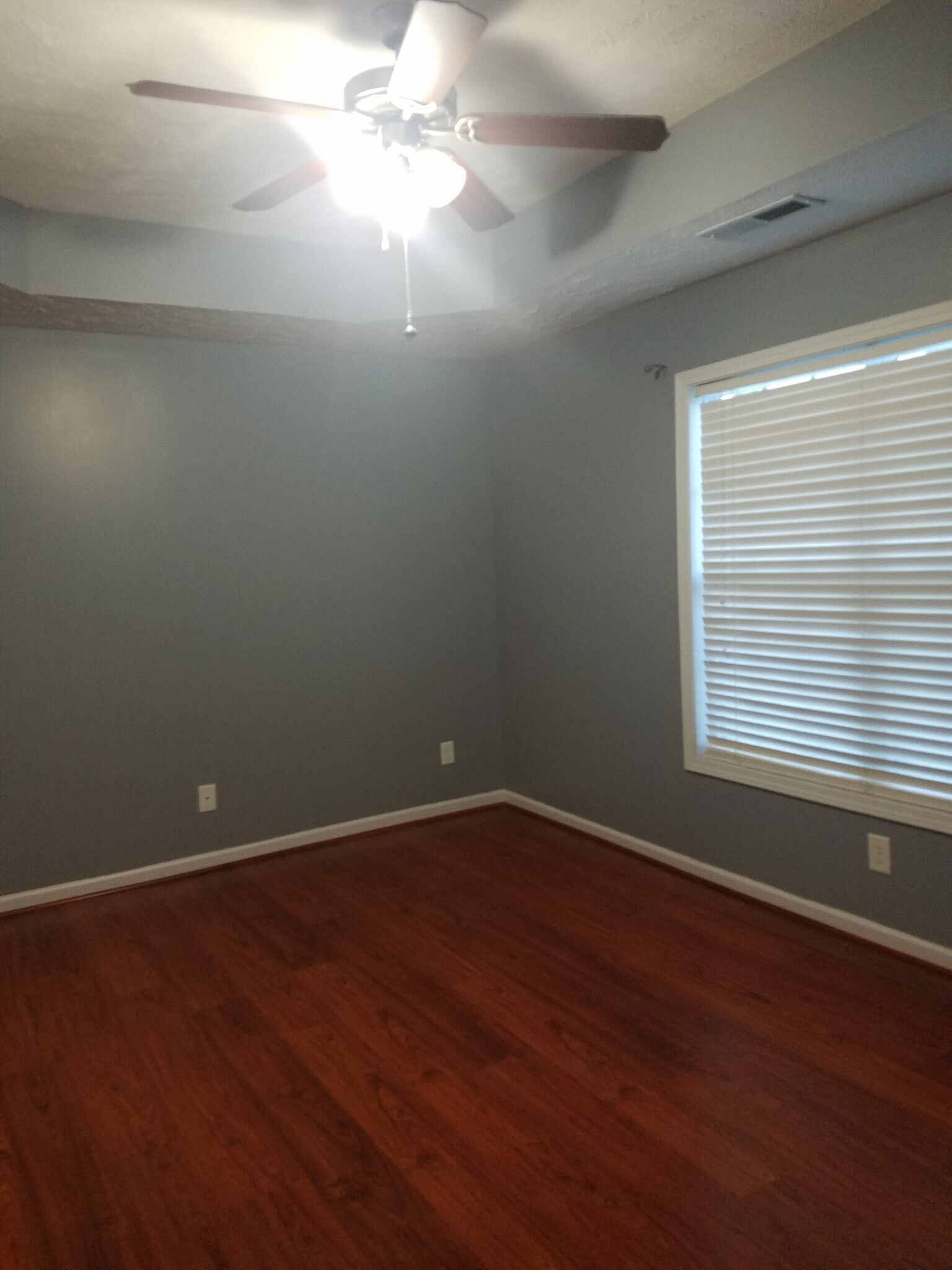 Master bedroom - 11 Tiger Tank Ct