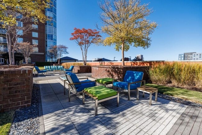 Building Photo - 285 Centennial Olympic Park Dr NW