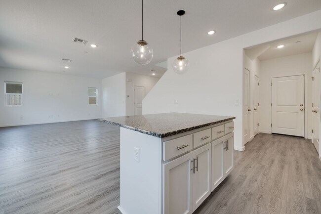 Building Photo - New 4 Bedroom Home with Next Gen Suite + S...