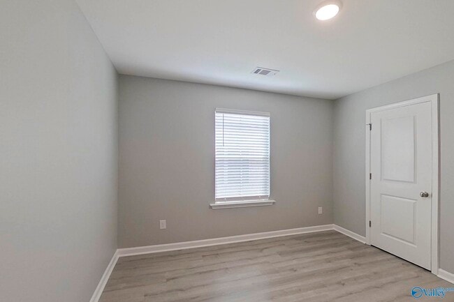 Building Photo - 395 Angela St