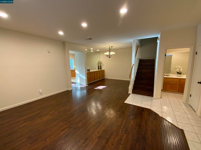Building Photo - 149 Heritage Park Dr