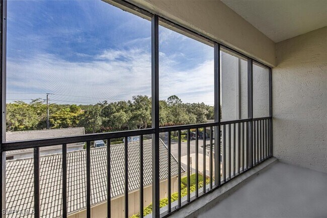 Building Photo - 900 Arbor Lake Dr