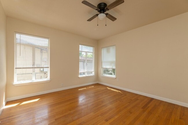 Building Photo - 222 Dryden Dr