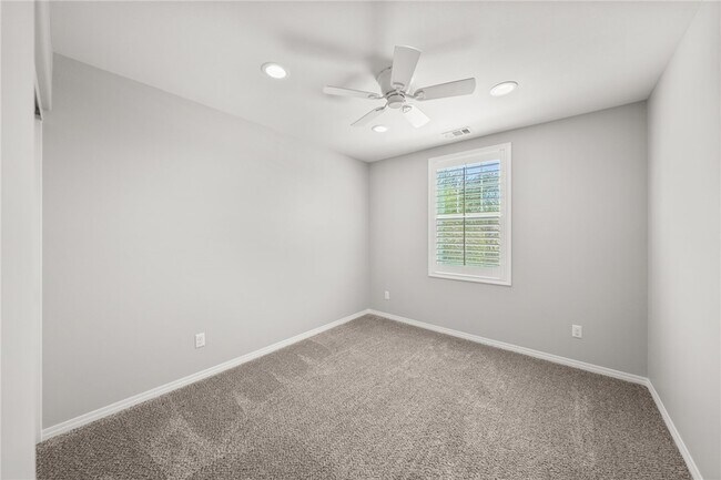 Building Photo - 37749 Fiesta Flower St