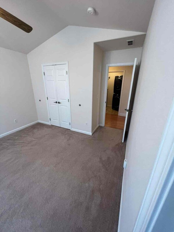 Building Photo - 138 Vernon St